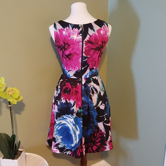 Taylor Fit and Flare Floral Dress - Picture 3 of 4